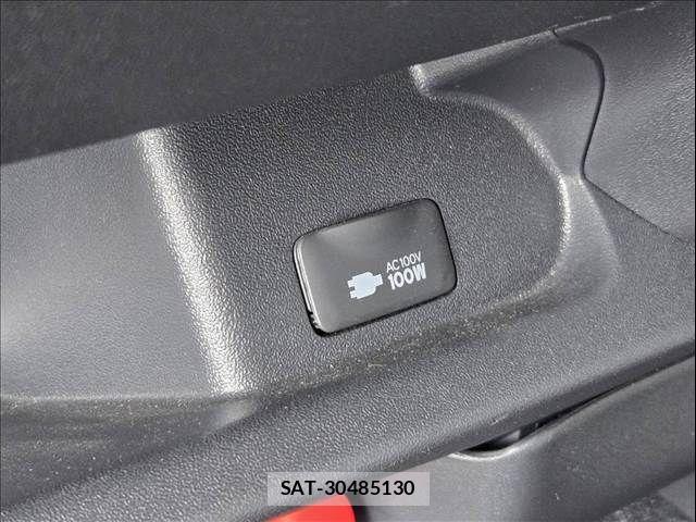 Toyota HIACE VAN 2018-01 7061093-17