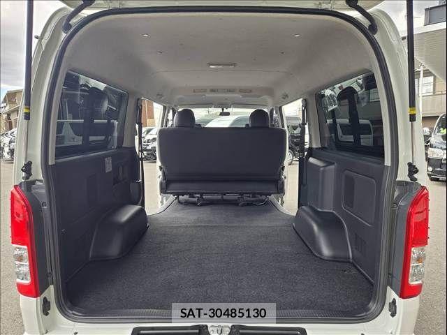 Toyota HIACE VAN 2018-01 7061093-19