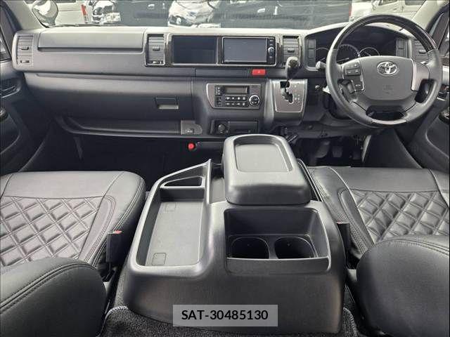 Toyota HIACE VAN 2018-01 7061093-3