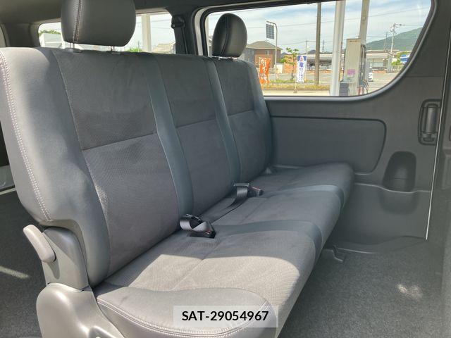 Toyota HIACE VAN 2026-03 7061100-11