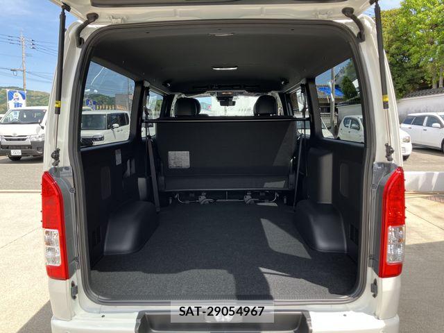 Toyota HIACE VAN 2026-03 7061100-12