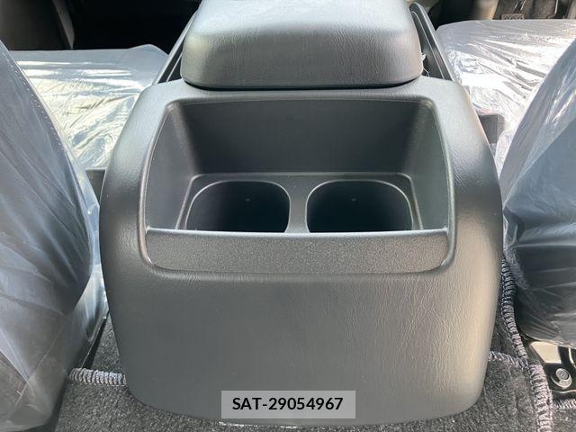 Toyota HIACE VAN 2026-03 7061100-14