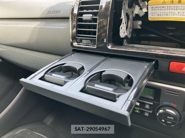 Toyota HIACE VAN 2026-03 7061100-16