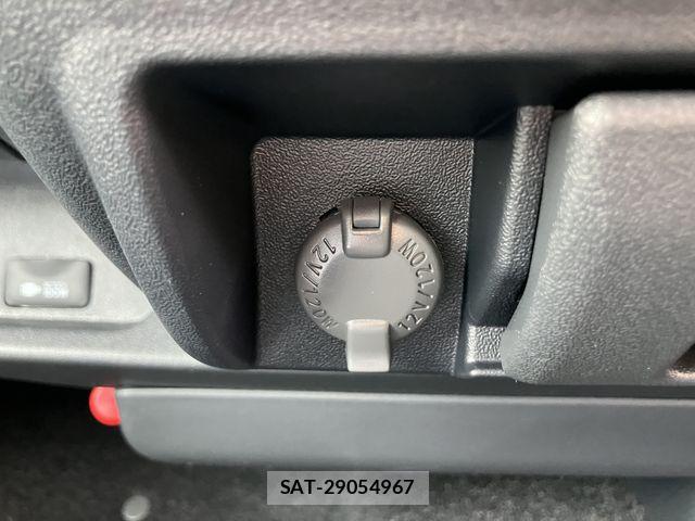 Toyota HIACE VAN 2026-03 7061100-17