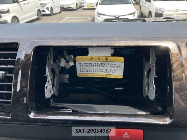 Toyota HIACE VAN 2026-03 7061100-18