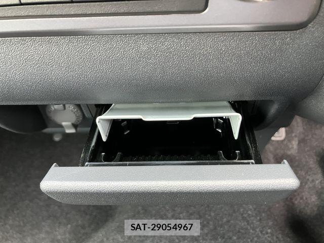 Toyota HIACE VAN 2026-03 7061100-19