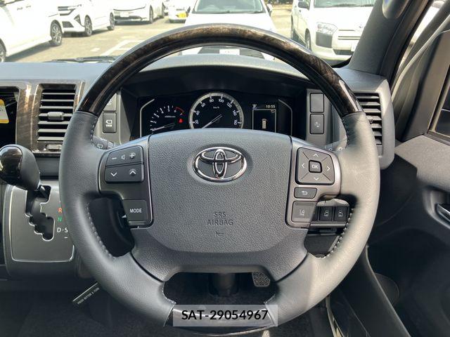 Toyota HIACE VAN 2026-03 7061100-21