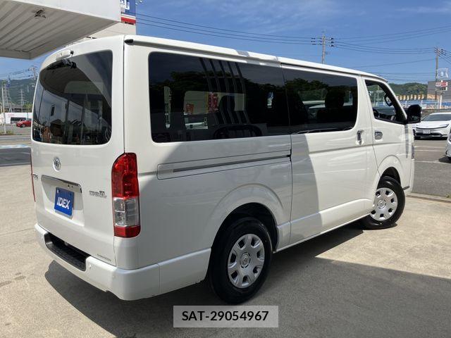 Toyota HIACE VAN 2026-03 7061100-2