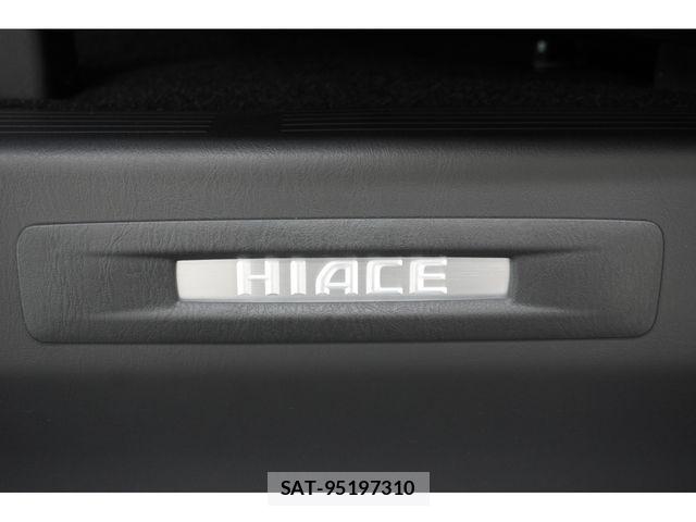 Toyota HIACE VAN 2025-03 7061090-9