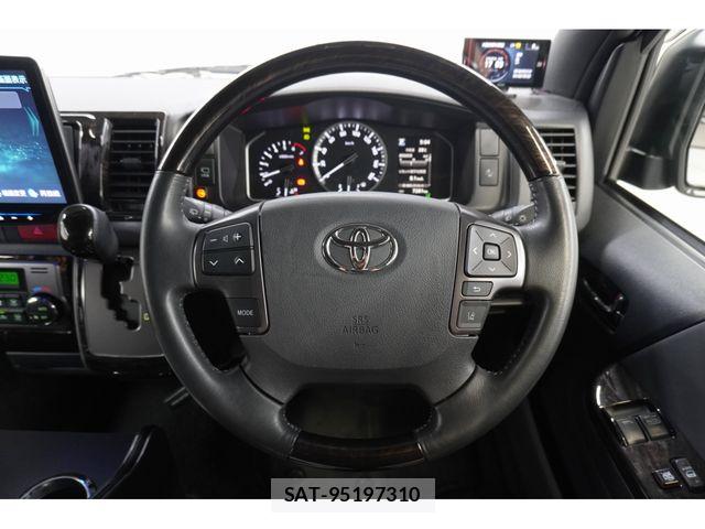 Toyota HIACE VAN 2025-03 7061090-17