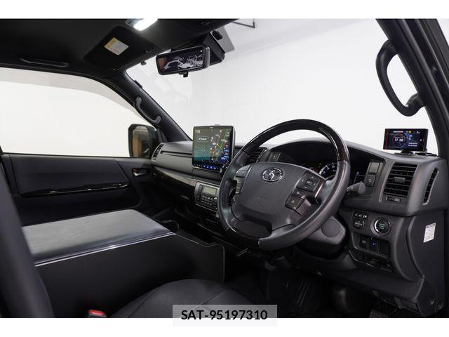 Toyota HIACE VAN 2025-03 7061090-20