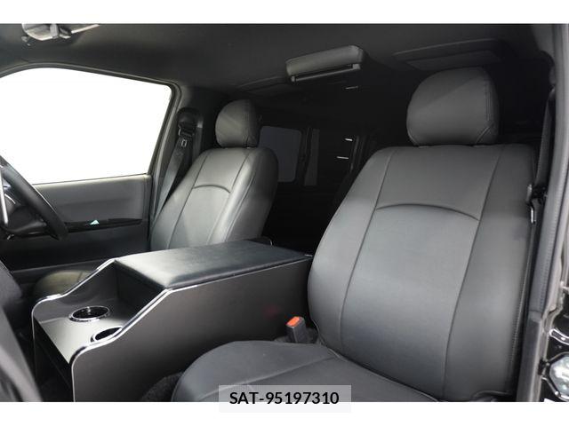 Toyota HIACE VAN 2025-03 7061090-22