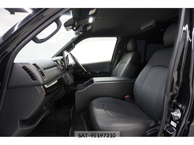 Toyota HIACE VAN 2025-03 7061090-23