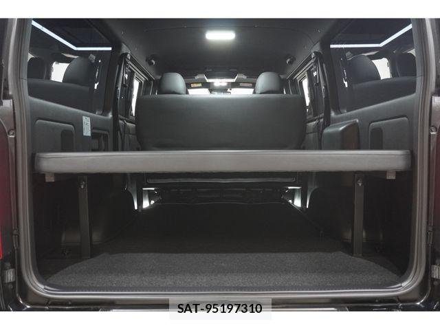 Toyota HIACE VAN 2025-03 7061090-27