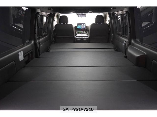 Toyota HIACE VAN 2025-03 7061090-28