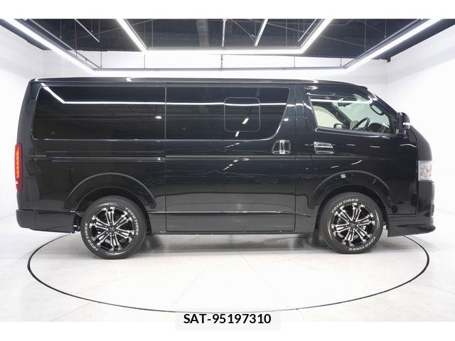 Toyota HIACE VAN 2025-03 7061090-3