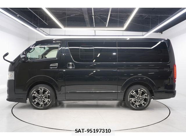 Toyota HIACE VAN 2025-03 7061090-7