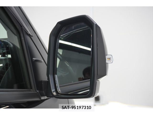 Toyota HIACE VAN 2025-03 7061090-8