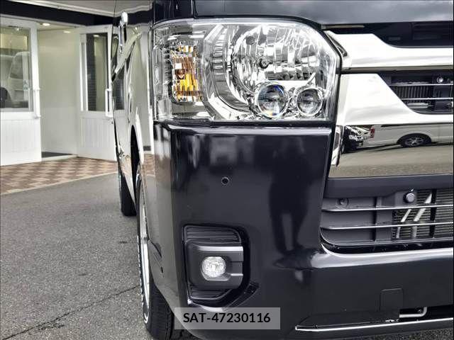 Toyota HIACE VAN 2023-04 7061094-9