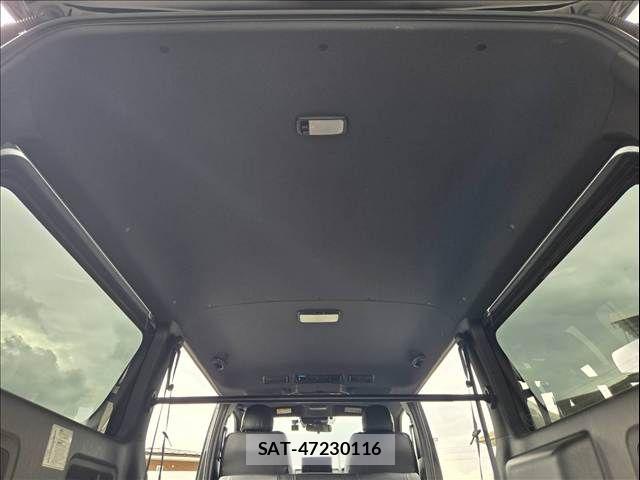 Toyota HIACE VAN 2023-04 7061094-18
