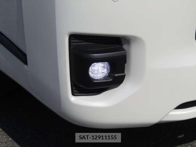 Toyota HIACE VAN 2023-11 7061096-24