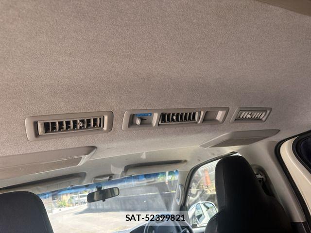 Toyota HIACE VAN 2015-12 7061104-9