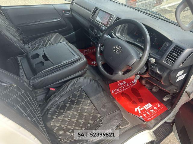 Toyota HIACE VAN 2015-12 7061104-13