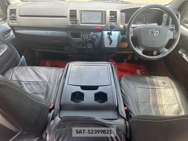 Toyota HIACE VAN 2015-12 7061104-14