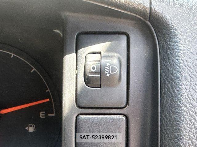 Toyota HIACE VAN 2015-12 7061104-18