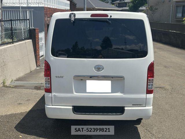 Toyota HIACE VAN 2015-12 7061104-4