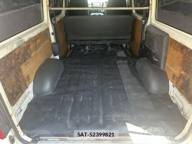 Toyota HIACE VAN 2015-12 7061104-7