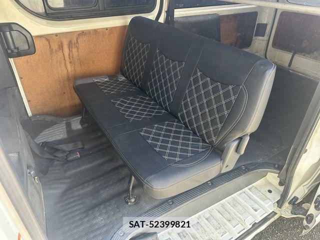 Toyota HIACE VAN 2015-12 7061104-8