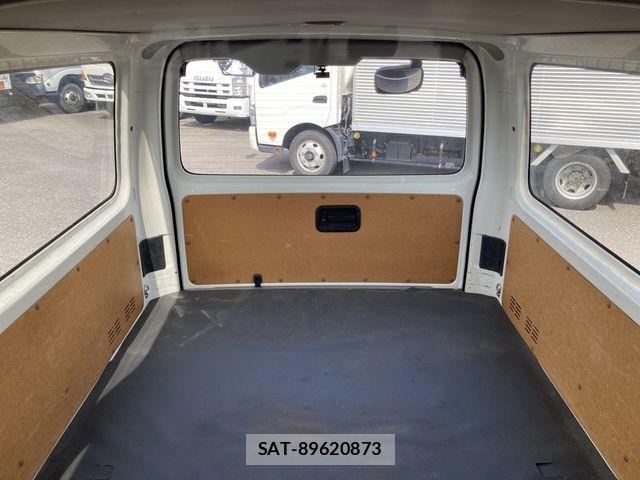 Toyota HIACE VAN 2022-02 7226255-9