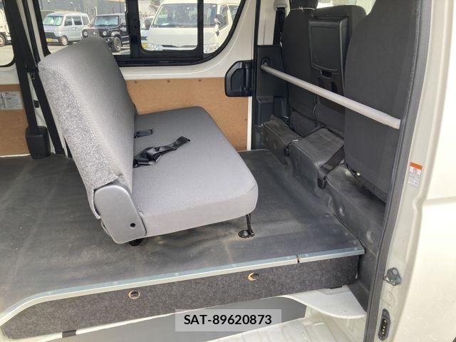 Toyota HIACE VAN 2022-02 7226255-8