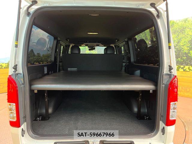 Toyota HIACE VAN 2025-09 7226272-9