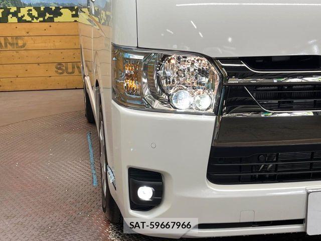 Toyota HIACE VAN 2025-09 7226272-11