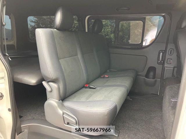 Toyota HIACE VAN 2025-09 7226272-8