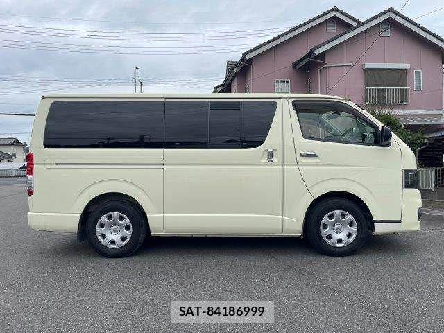 Toyota HIACE VAN 2013-12 7226213-18