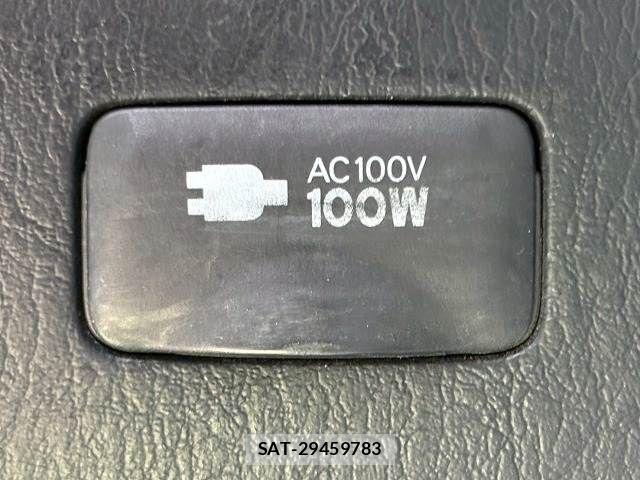 Toyota HIACE VAN 2023-04 7226265-10