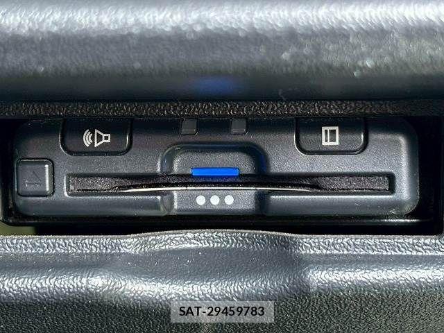 Toyota HIACE VAN 2023-04 7226265-11