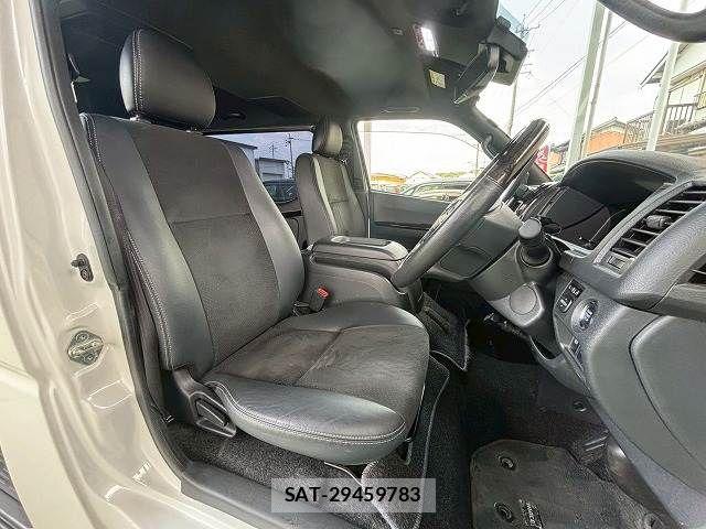 Toyota HIACE VAN 2023-04 7226265-12