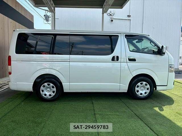 Toyota HIACE VAN 2023-04 7226265-15