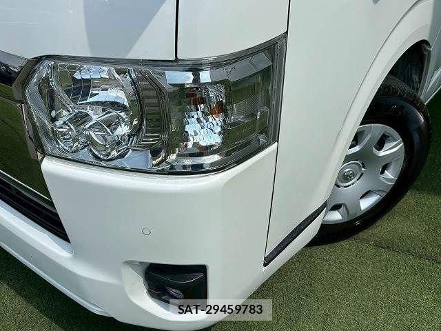 Toyota HIACE VAN 2023-04 7226265-18