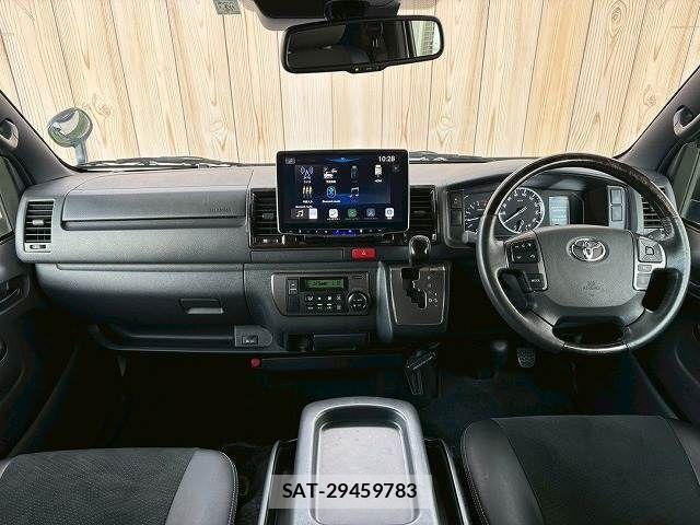 Toyota HIACE VAN 2023-04 7226265-2