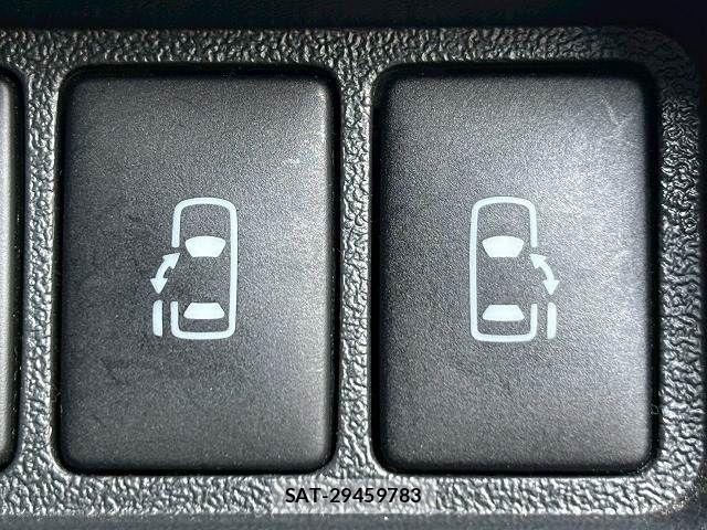 Toyota HIACE VAN 2023-04 7226265-7