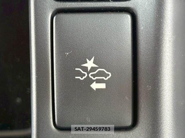 Toyota HIACE VAN 2023-04 7226265-8