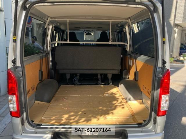 Toyota HIACE VAN 2016-09 7226217-11