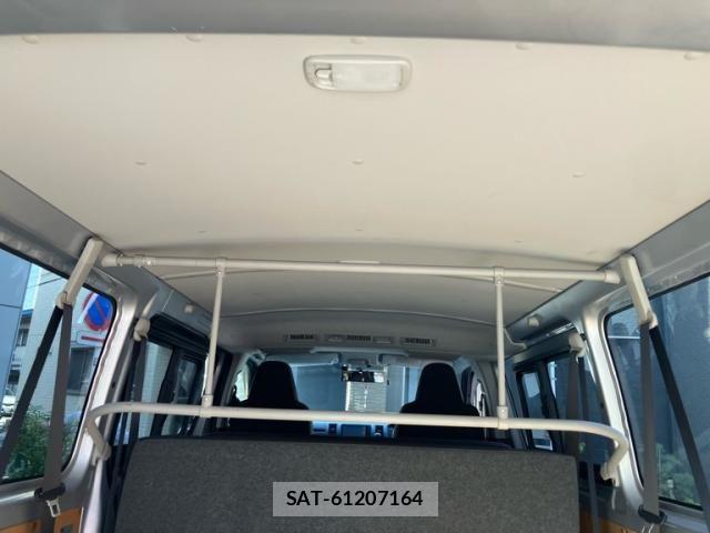 Toyota HIACE VAN 2016-09 7226217-12