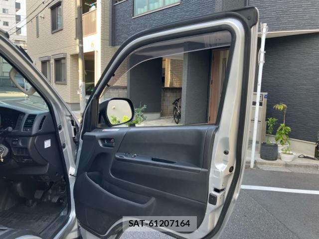 Toyota HIACE VAN 2016-09 7226217-13