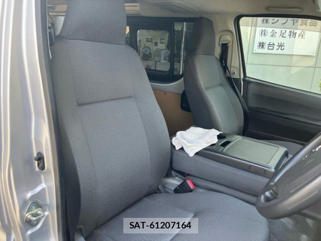 Toyota HIACE VAN 2016-09 7226217-15